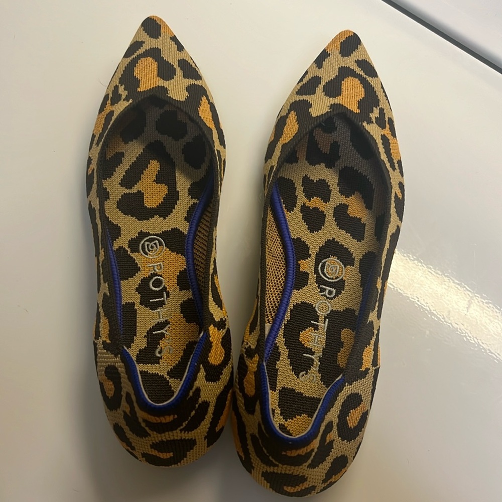 Rothy’s Points. Excellent used condition. Size 11. Color Desert Cat.